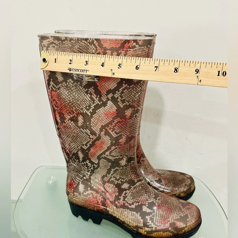 Guess rain boot